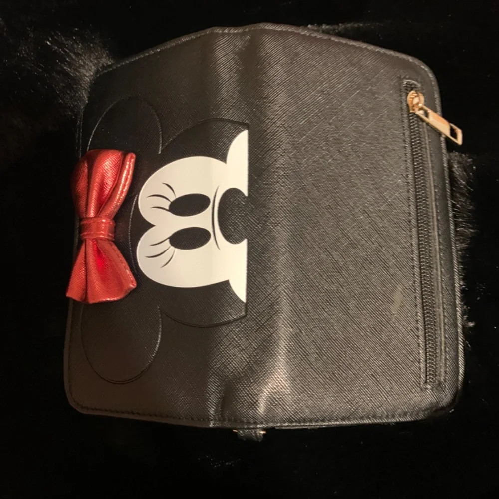 💥SOLD💥Disney Minnie Mouse Wallet - Picture 3 of 4